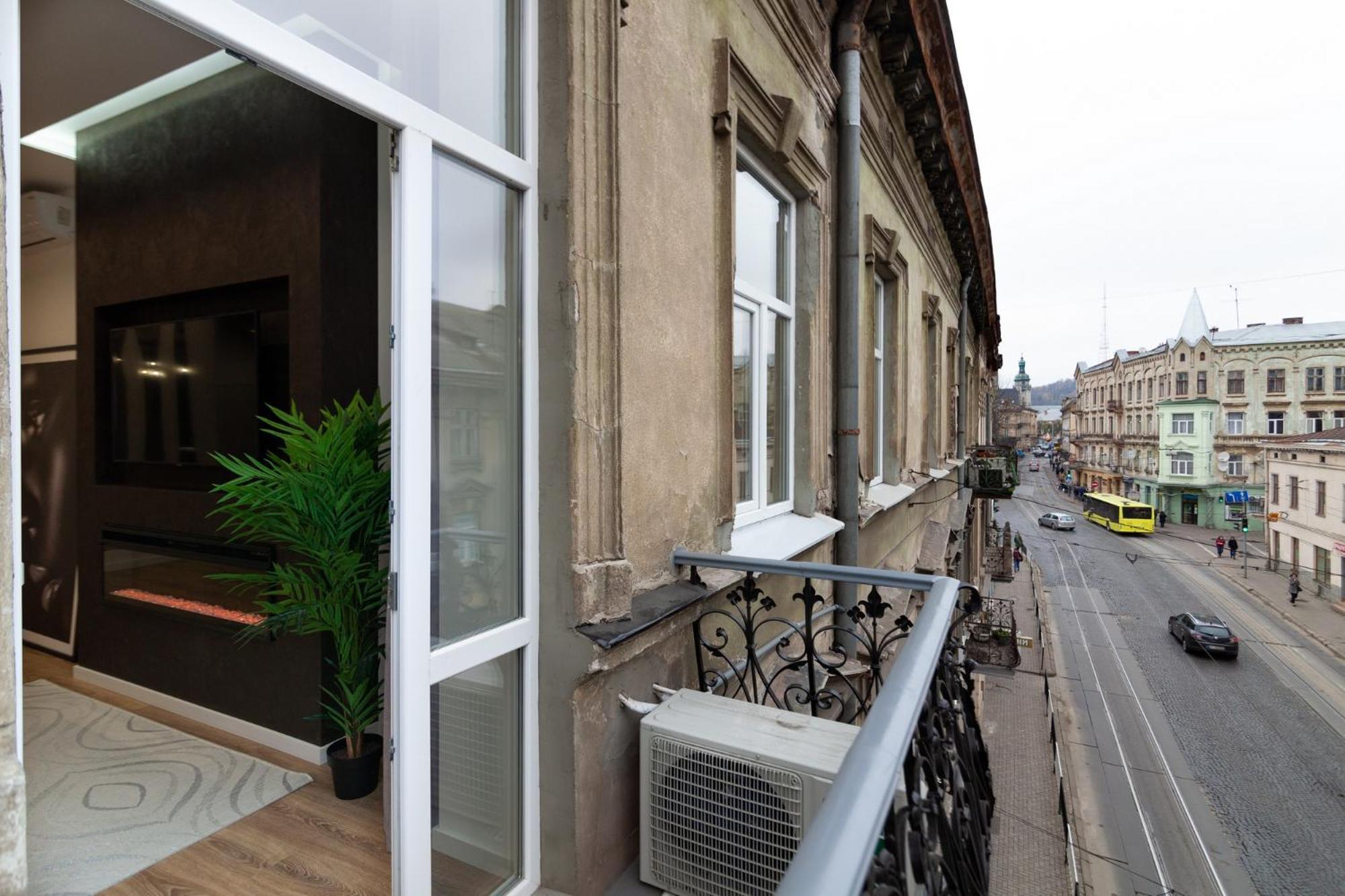 Royal Vip Apartment On Franka 14 Lviv Dış mekan fotoğraf